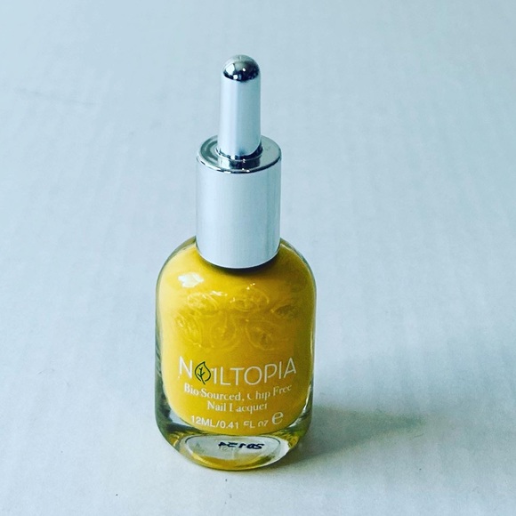 ⭐️5 For 25⭐️ Nailtopia Nail Lacquer Sol Glow - Picture 2 of 7